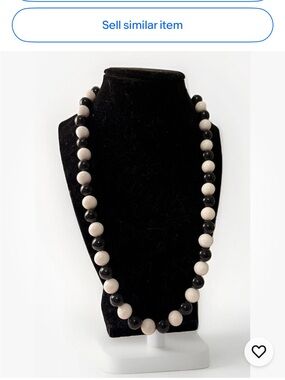 Vintage Black and White Bead Necklace-11” L